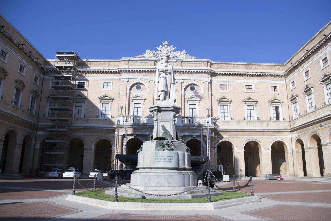 Calalanotte Hotell Recanati Exteriör bild